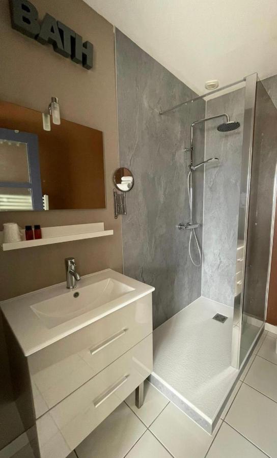 Logis Hotel Du Large Плугонвелен Екстериор снимка