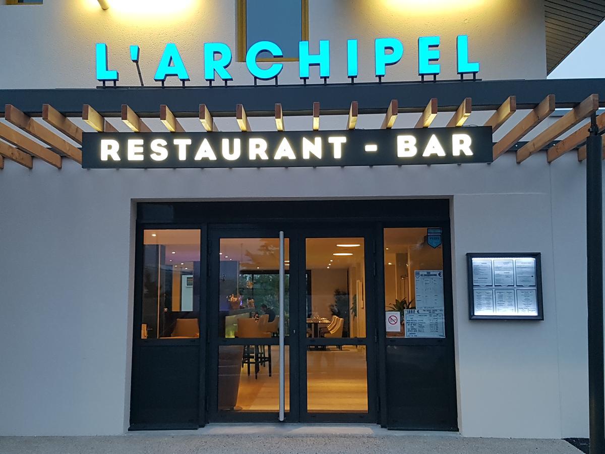 Logis Hotel Du Large Плугонвелен Екстериор снимка